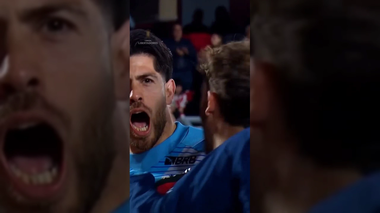 Jogadores do Flamengo comemorando vitória em disputa de pênaltis na Libertadores - Crédito: libertadoresbr / Instagram